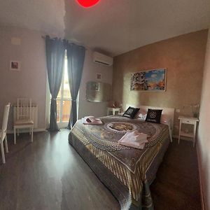 A 2 Passi Dai Musei Guest House